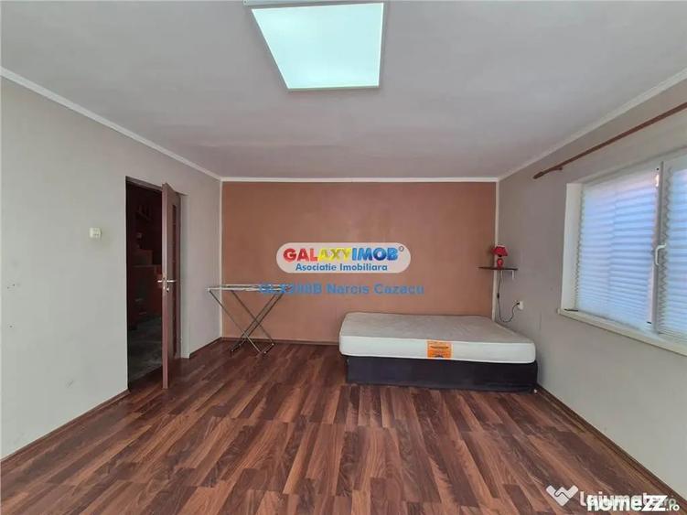 Casă cu 7 camere cu Teren 359 Mp în 1 Mai