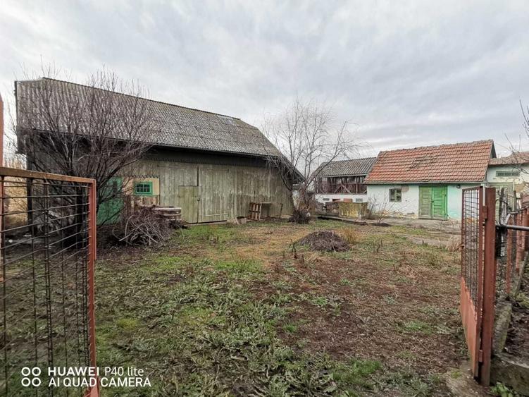 Casă cu 4 camere în Sânmihaiu German