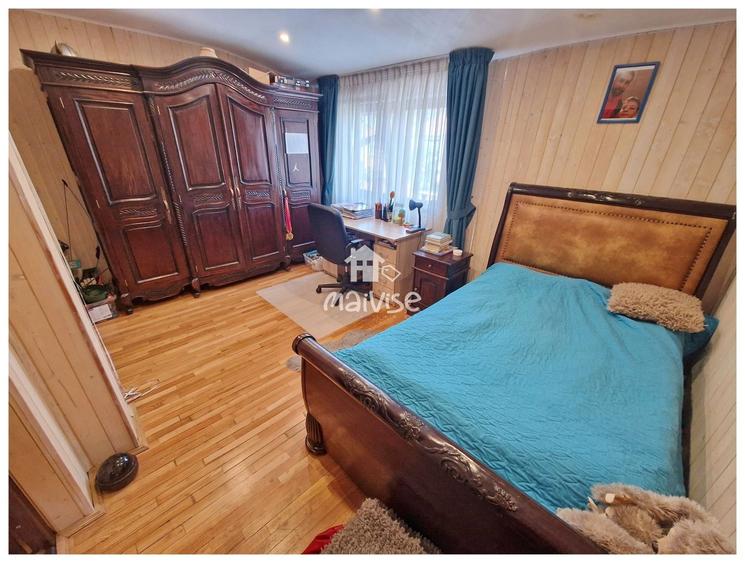 Casă individuală cu 7 camere cu Canalizare în Craiter