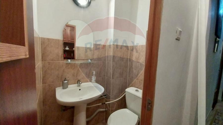 Apartament cu 3 camere decomandat, mobilat în Lăpuș