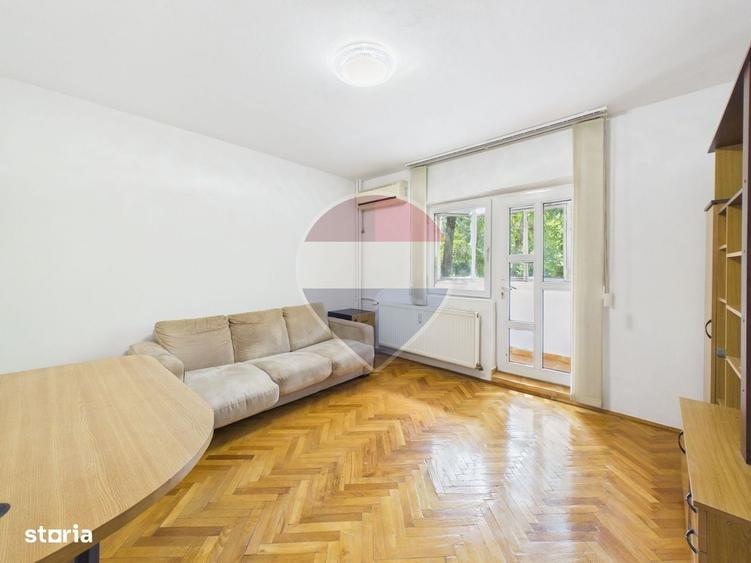 Apartament cu 3 camere spatios de inchiriat in zona 13 Septembrie - 2