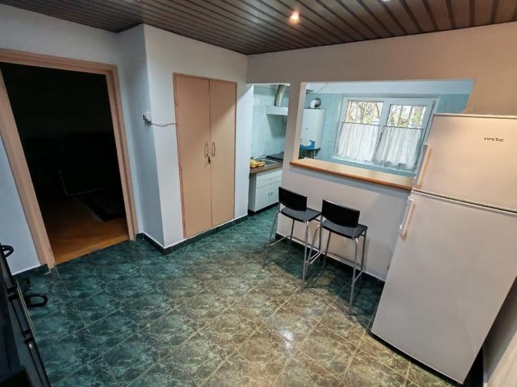 Apartament cu 3 camere decomandat, mobilat în Nerva Traian