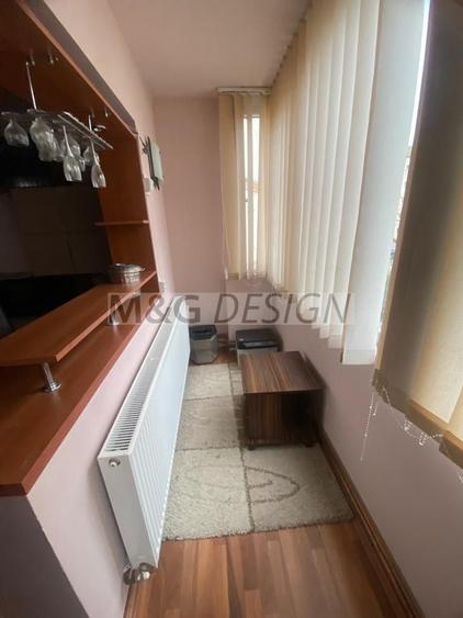 Apartament cu 4 camere decomandat în Complex Studențesc