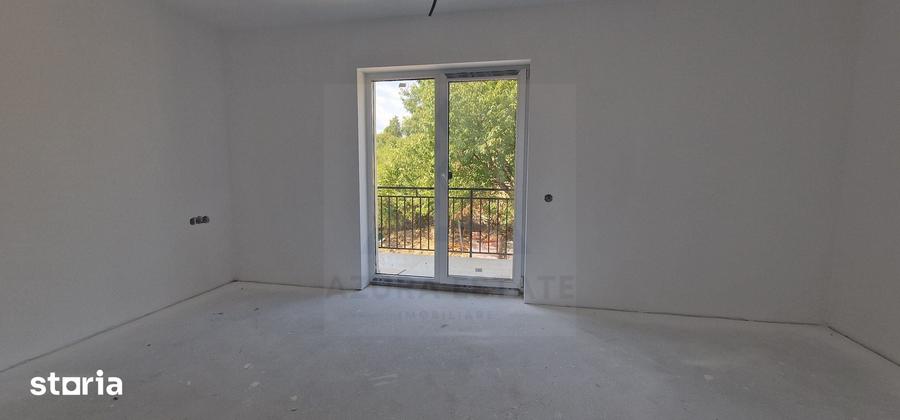 Casă cu 4 camere cu Teren 250 Mp în Central