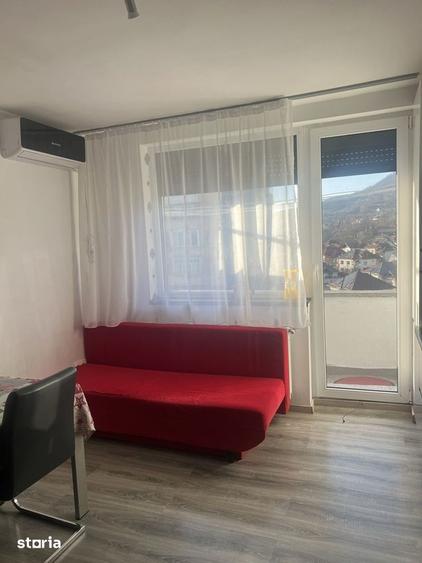 Apartament cu 2 camere semidecomandat în Săsar