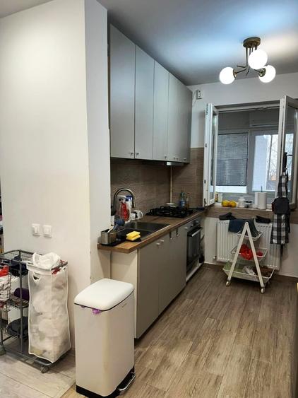 Apartament cu 4 camere decomandat în Dristor