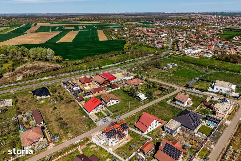 Casă cu 4 camere cu Teren 605 Mp în Felnac