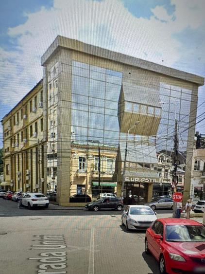 Spațiu comercial, de 3,500 mp, în Central