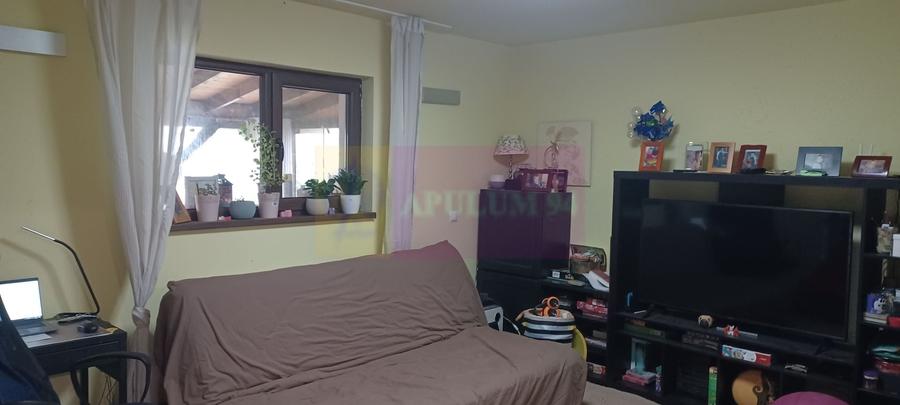 Casă individuală cu 4 camere cu Canalizare în Săbăreni