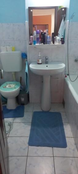 Apartament cu 2 camere semidecomandat, mobilat în Central