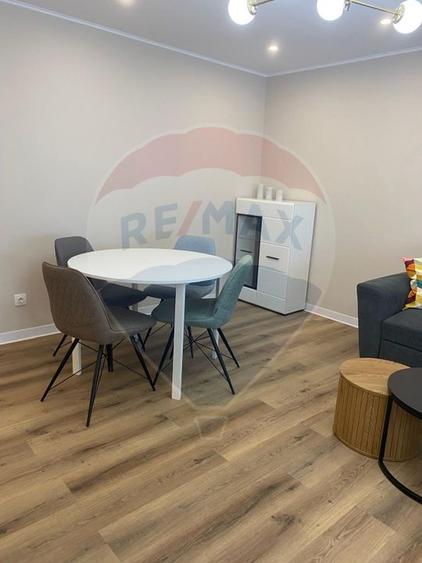 Apartament cu 2 camere decomandat, mobilat în Decebal