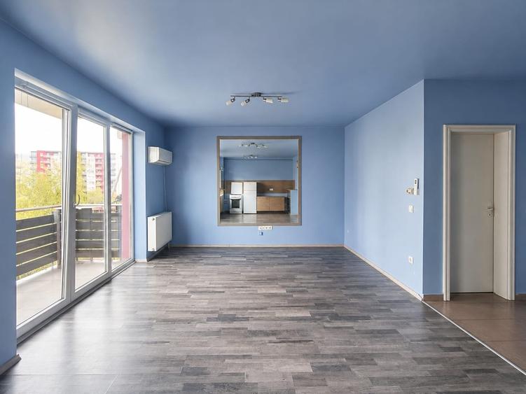Apartament cu 3 camere decomandat în Avantgarden