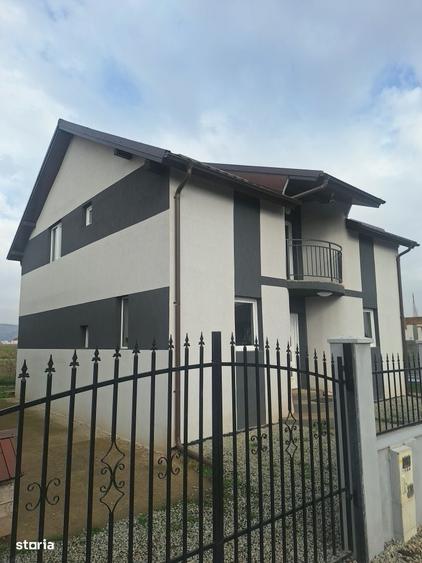 Casă cu 4 camere cu Teren 350 Mp în Micești