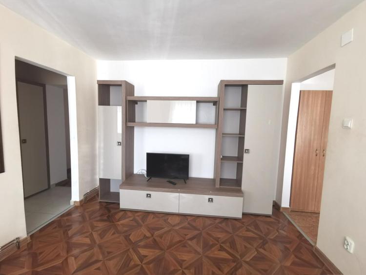 Apartament cu 2 camere semidecomandat, mobilat în Cetate