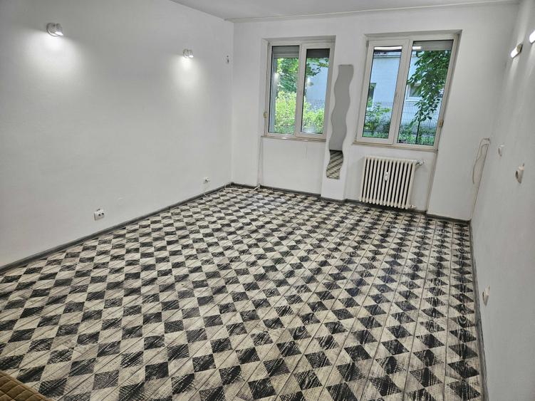 Spațiu comercial, de 61 mp, în Domenii