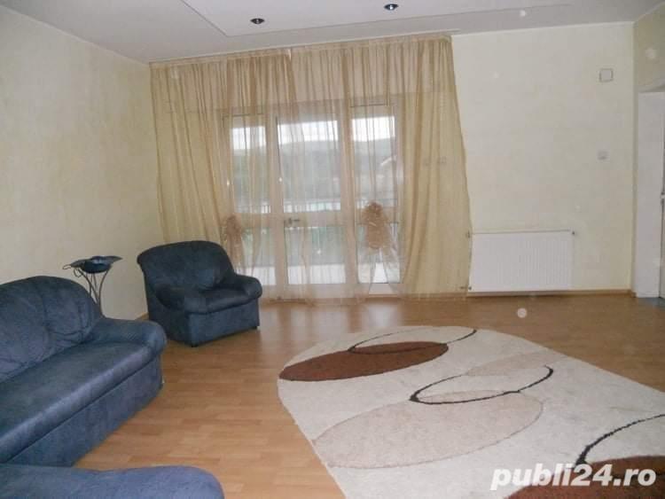 Casă cu 8 camere cu Teren 200 Mp în Gherla