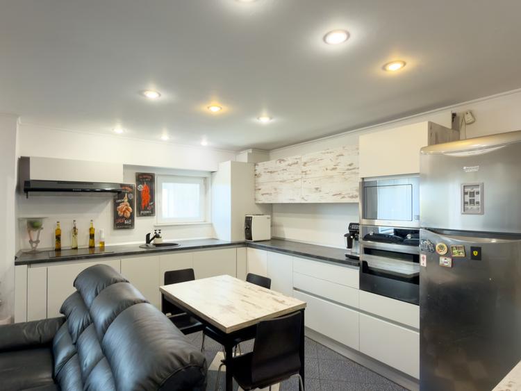 Apartament cu 4 camere decomandat în Gara