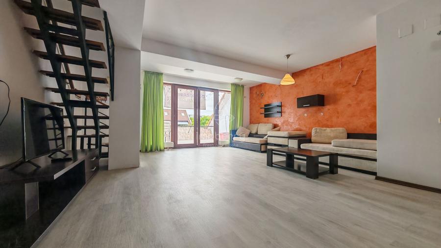 Apartament cu 3 camere semidecomandat, mobilat în Central