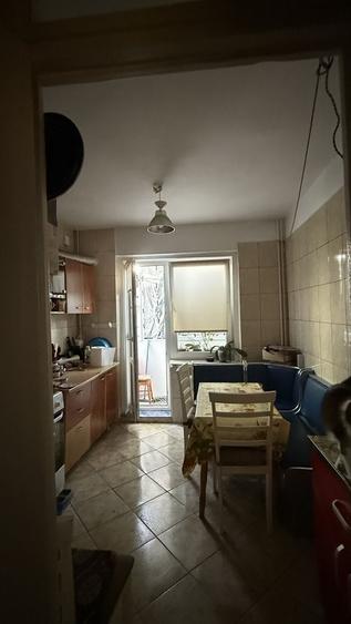 Apartament cu 3 camere decomandat în Berceni