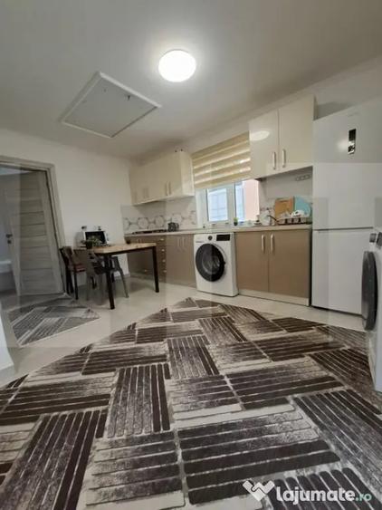 Casă cu 5 camere cu Teren 551 Mp în Central