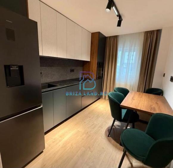 Apartament cu 3 camere decomandat în Tineretului