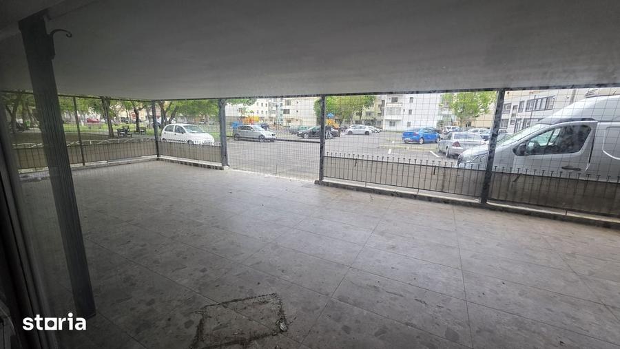 Spațiu comercial, de 200 mp, în Central