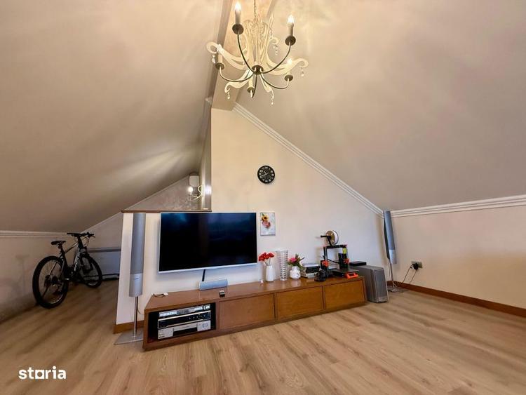 Casă cu 4 camere cu Teren 250 Mp în Central