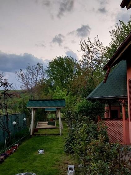 Casă individuală cu 7 camere cu Teren 1330 Mp în Măneciu-Pământeni