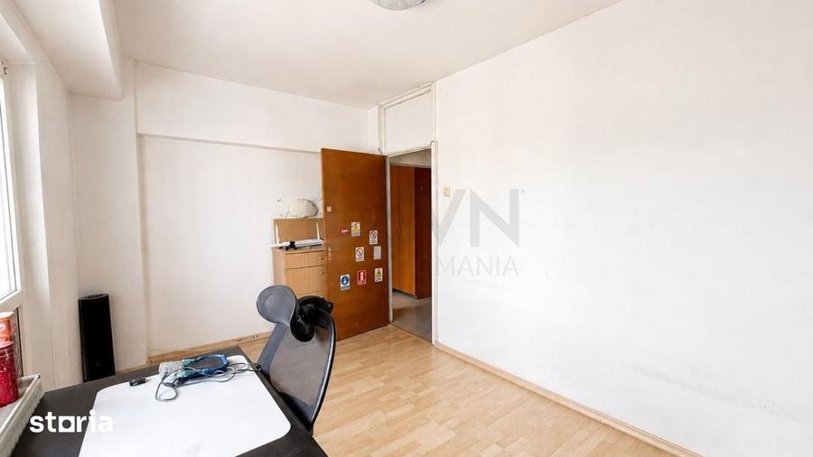 Apartament cu 4 camere decomandat în Tei