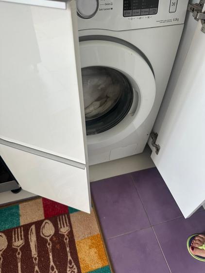 Apartament cu 3 camere semidecomandat în Ștefan cel Mare