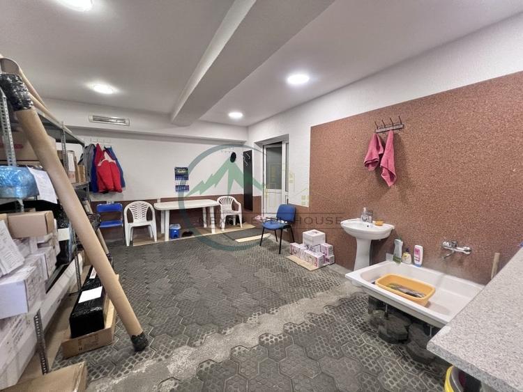 Casă individuală cu 15 camere cu Canalizare în Blumăna