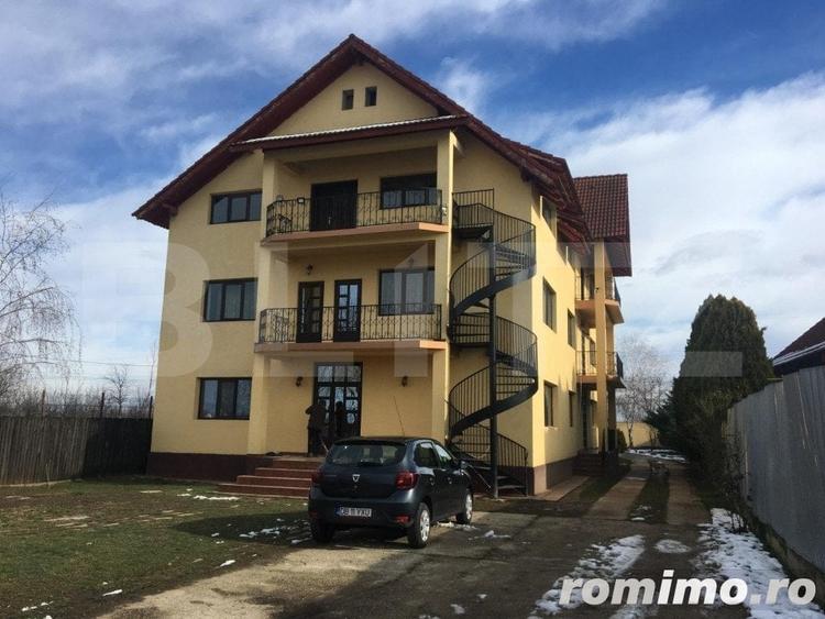Casă cu 11 camere cu Teren 1700 Mp în Central