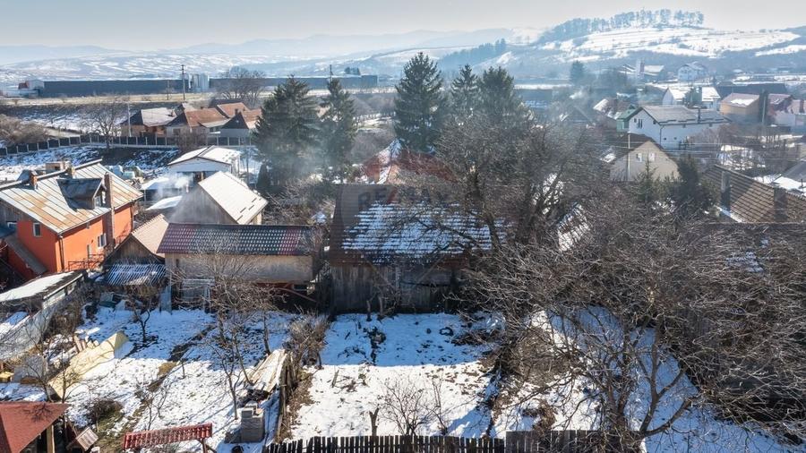 Casă cu 2 camere cu Teren 778 Mp în Tărlungeni