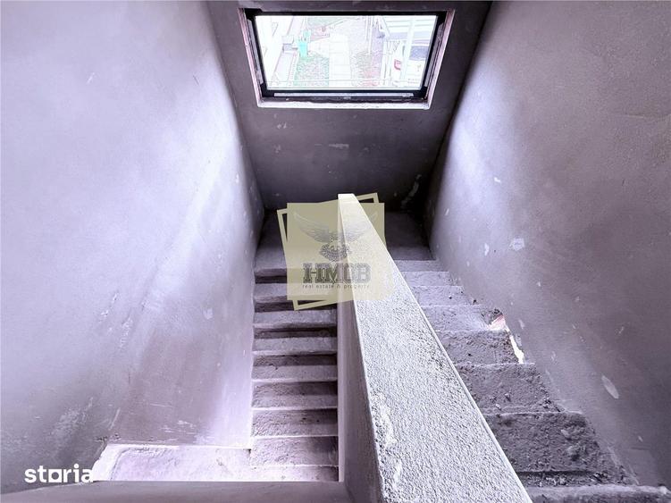 Casă cu 5 camere cu Teren 478 Mp în Cristian