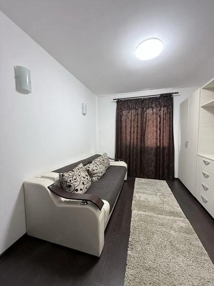 De inchiriat apartament 3 camere - 4