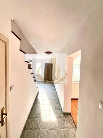 Duplex cu 5 camere cu Canalizare în Lipovei
