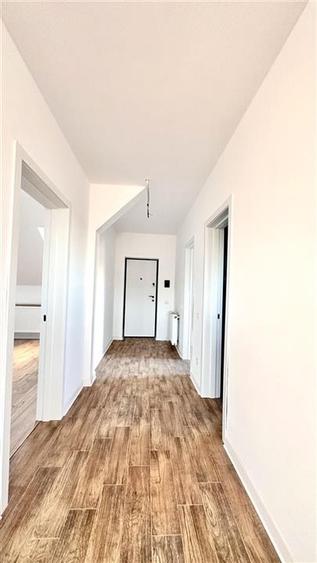 Apartament cu 3 camere decomandat în Tractorul