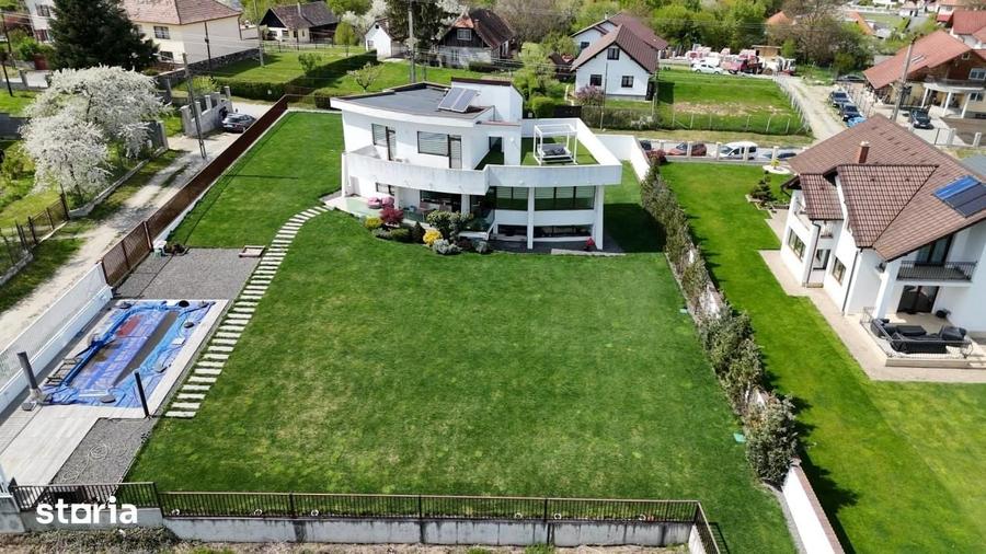 Vila de lux 5 camere +1500mp teren Cisnadie - 11