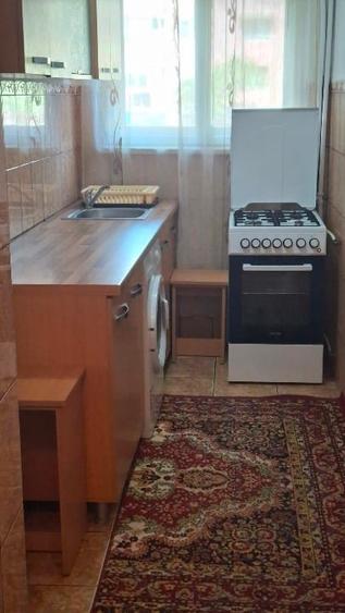 Apartament cu 3 camere decomandat în Crihala