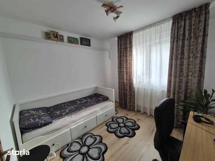 Apartament cu 3 camere semidecomandat în Brazda lui Novac