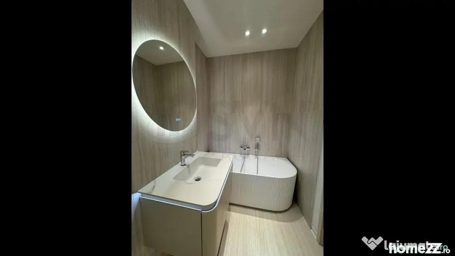 Apartament cu 3 camere decomandat în Aviației