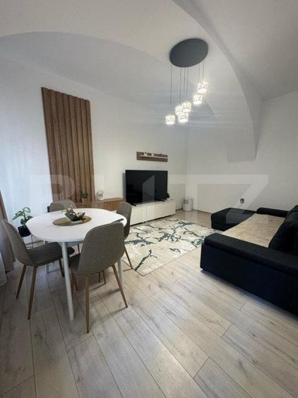 Apartament cu 2 camere decomandat în Central