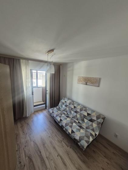 Apartament cu 2 camere decomandat în Runcu