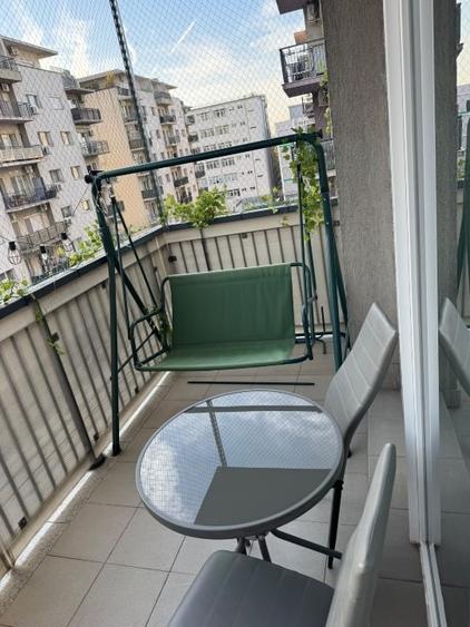 Apartament cu 3 camere decomandat, mobilat în Păcii