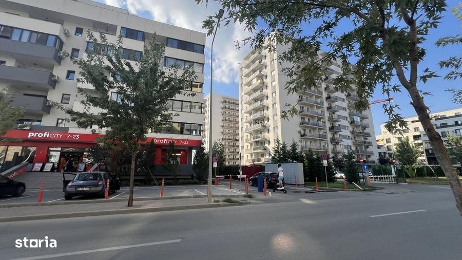 Garsonieră în Vest