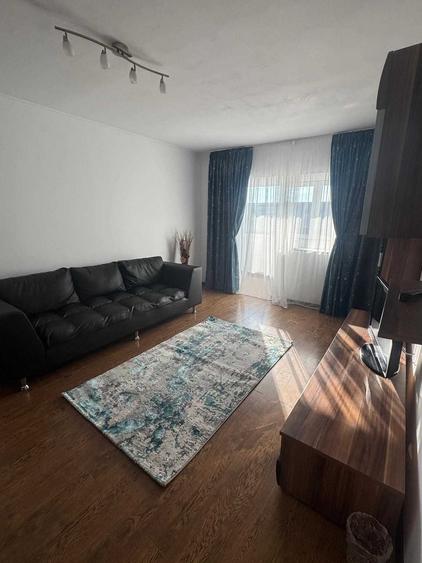 Apartament cu 3 camere decomandat în Paltiniș