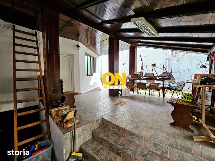 Casă cu 4 camere cu Teren 1650 Mp în Central