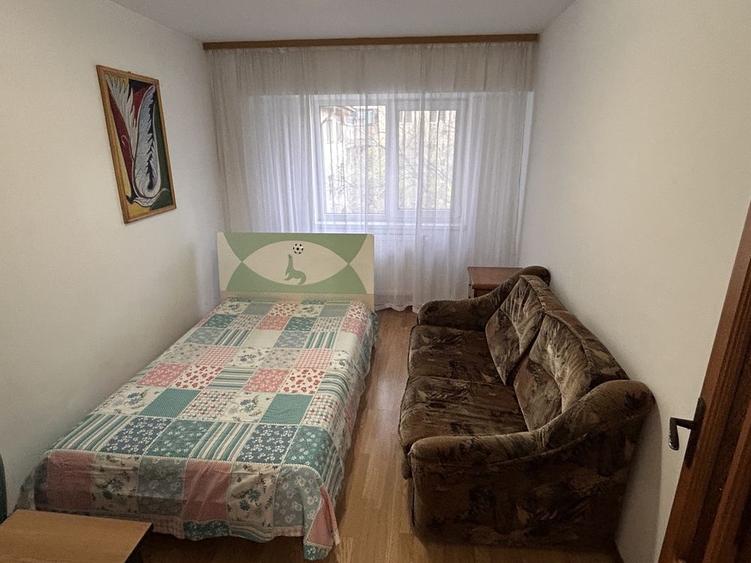 Inchiriez apartament 3 camere 65 mp piata mare Botosani - 3