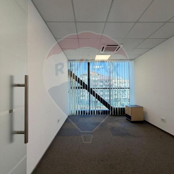 Birou, de 182.4700012207 mp, în Băneasa
