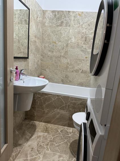 Apartament cu 4 camere decomandat în Central
